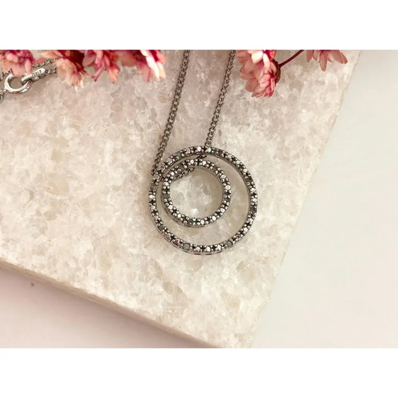 Italian Made Sterling Silver Vintage Minimalist Cubic Zirconia Pendant Necklace - Picture 9 of 9